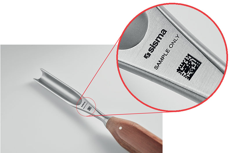 4. Esempio di marcatura UDI su strumento medicale in acciaio inossidabile.