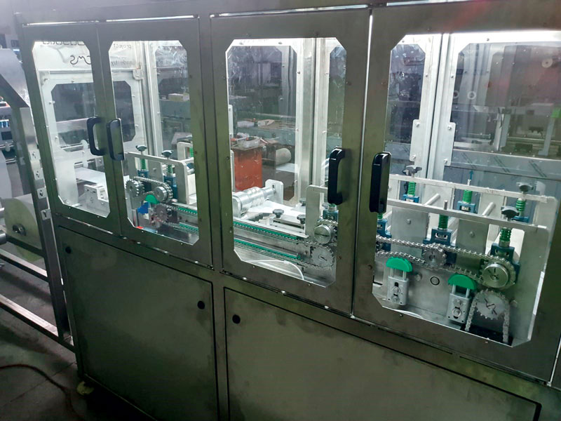 Le macchine 3DSOLID assicurano nelle fasi di saldatura, la massima precisione e un notevole risparmio energetico grazie all’utilizzo della soluzione integrata di Mitsubishi Electric. mascherine chirurgiche 57.600 unità al giorno per 8 ore di lavoro 6