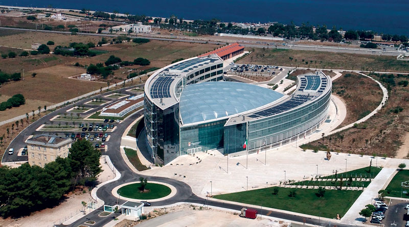 La nuova sede del Consiglio Regionale della Puglia è ispirata ai principi dell’architettura sostenibile e ad alta tecnologia.