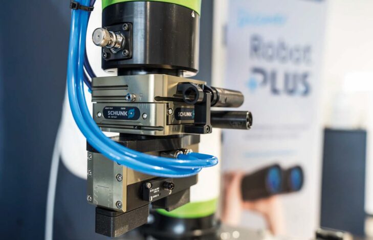 I sistemi di compensazione AGM di SCHUNK danno equilibrio al polso robotico.